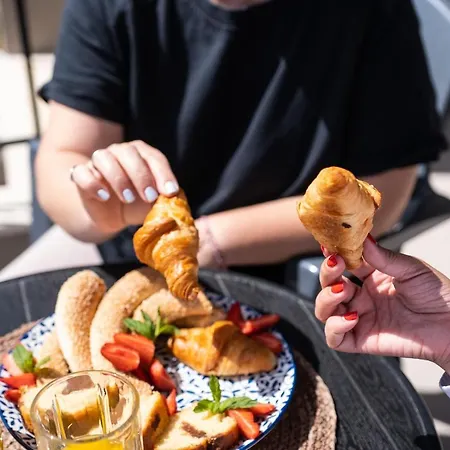 Amalthia Casa By 8essentially